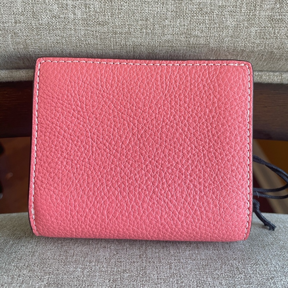 NWT!Coach X Peanuts Snap Wallet With Lucy(COACH CBN89)fast shipping - Picture 2 of 5